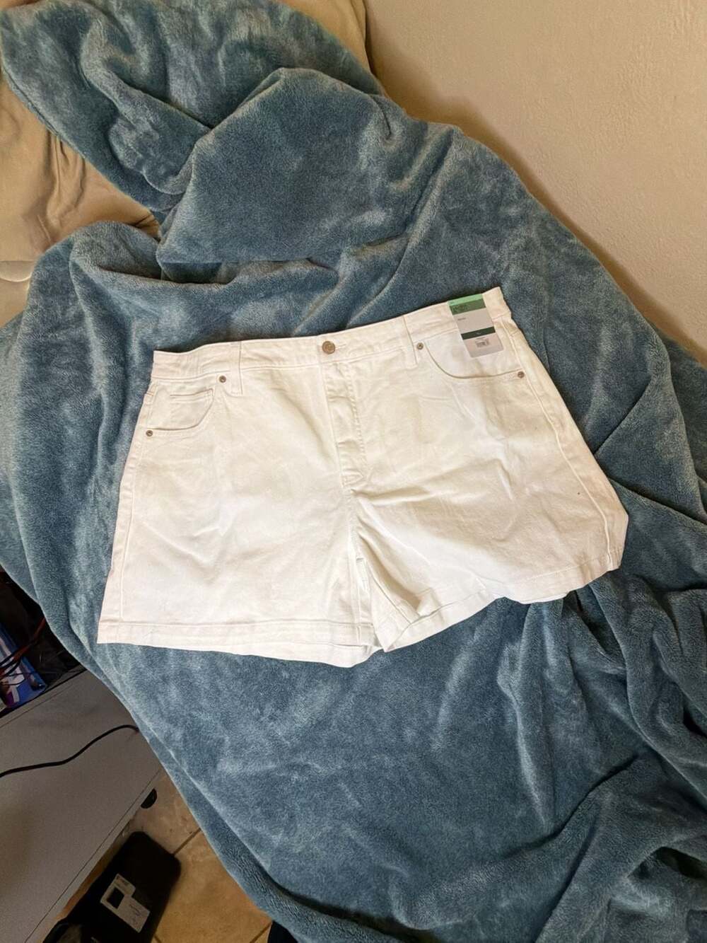 Time and Tru White Denim Shorts Size 16